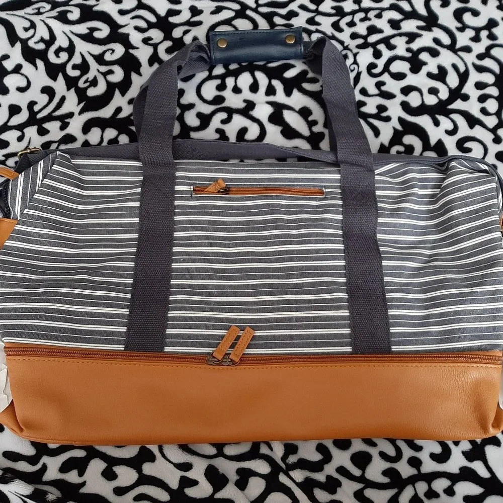 New Tote with Special Shoe Compartment